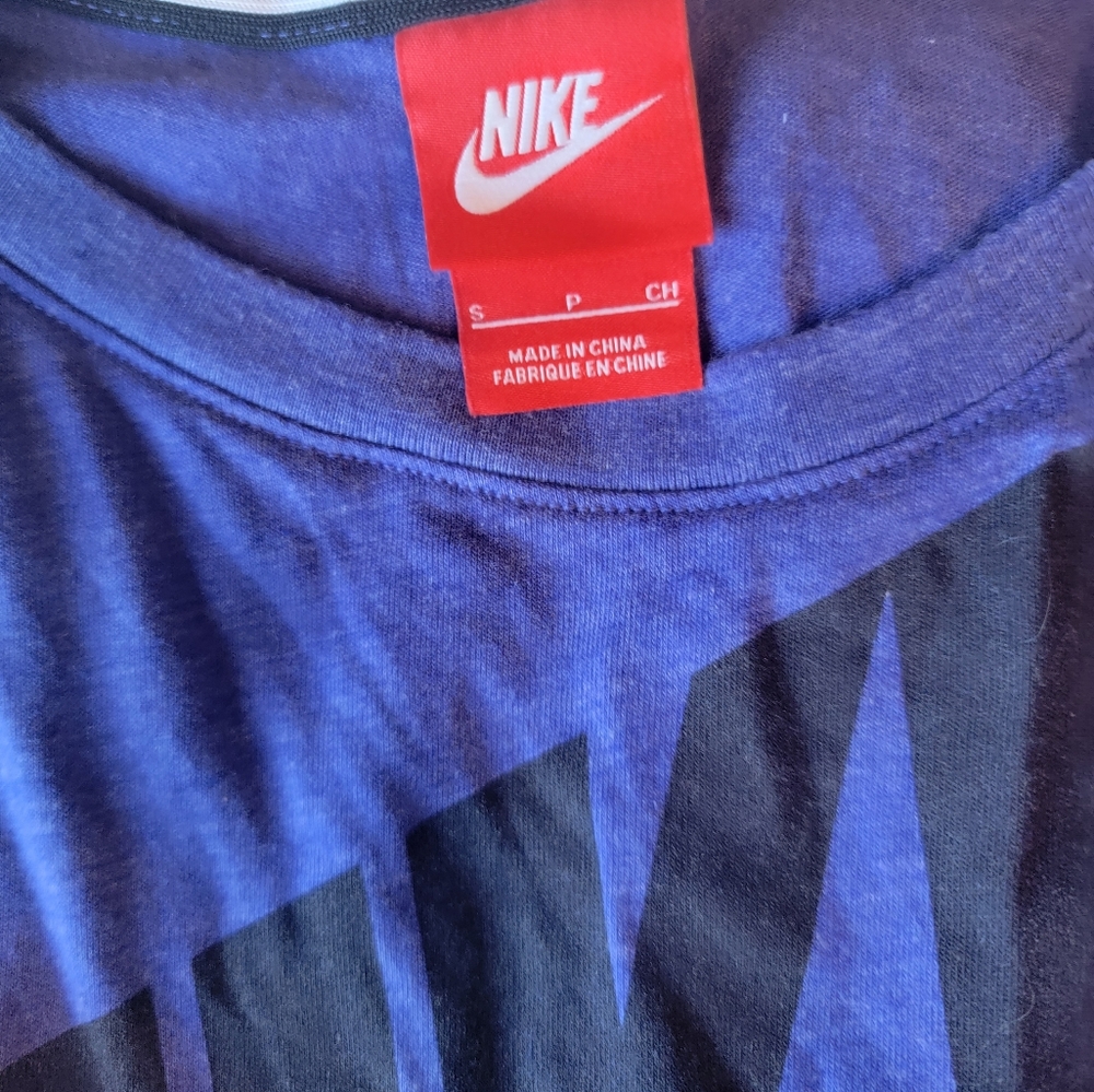 Nike purple womens size small long sleeve shirt - Picture 3 of 3
